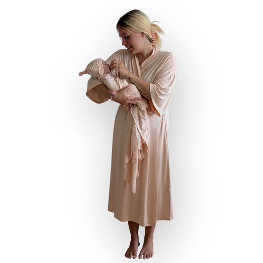 Lyserødt kåbe- og svøbesæt